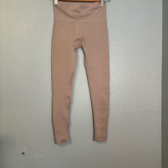 Set‎ Active Women's Lavender Ribbed Cropped Workout Leggings Size XS/Small - Picture 6 of 9